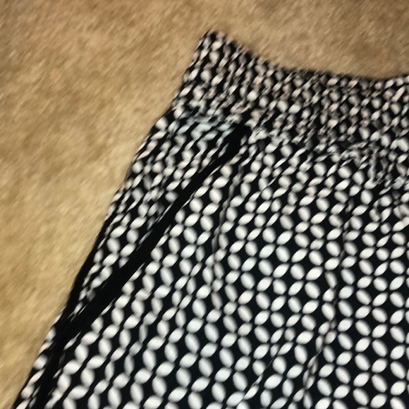 Ava Christine ladies shorts. Perfect for summer! - Picture 2 of 8